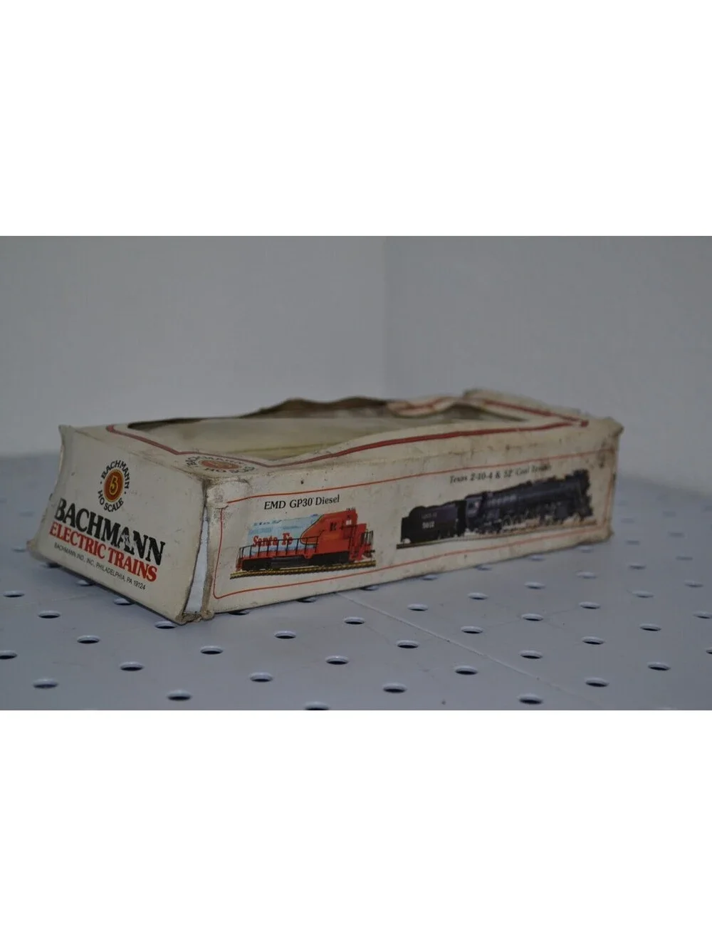 BACHMANN 76036 HO 42'  3 Dome Tank Car CYANAMID AS IS